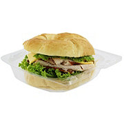 https://images.heb.com/is/image/HEBGrocery/prd-small/boar-s-head-ovengold-turkey-croissant-sandwich-001974542.jpg