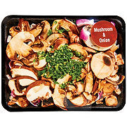 H-E-B Mushroom and Onion Grilling Tray, 14 oz - Care Pack