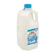 https://images.heb.com/is/image/HEBGrocery/prd-small/h-e-b-select-ingredients-fat-free-milk-000314136.jpg