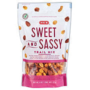 https://images.heb.com/is/image/HEBGrocery/prd-small/h-e-b-select-ingredients-sweet-sassy-trail-mix-002469558.jpg