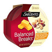 https://images.heb.com/is/image/HEBGrocery/prd-small/sargento-balanced-breaks-sharp-cheddar-cheese-with-cashews-and-cranberries-001999310.jpg